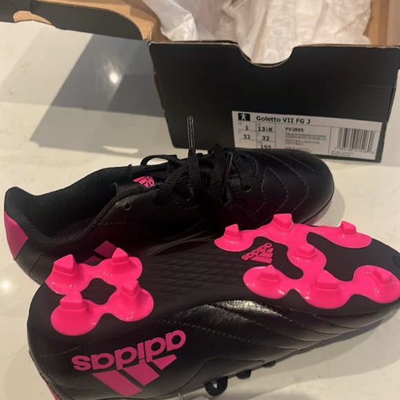 Adidas Kids Soccer Cleats - Picture 4 of 4